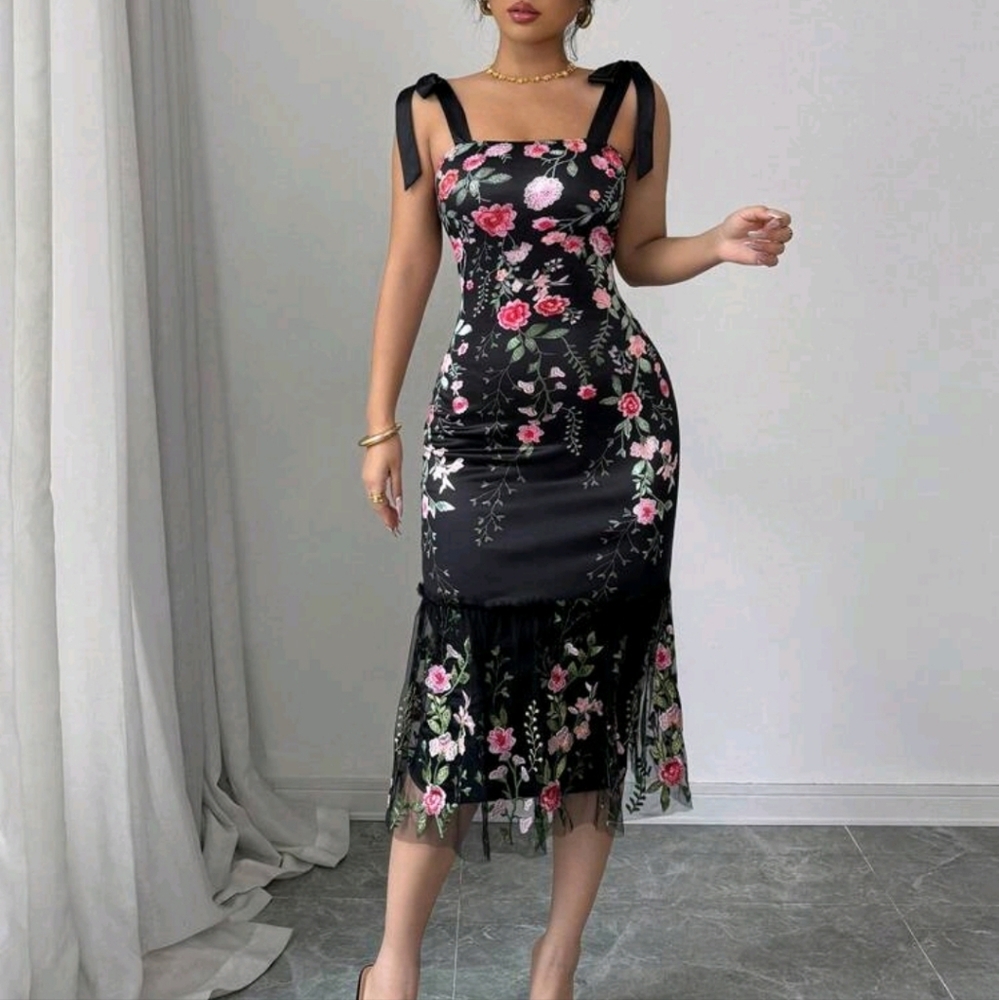 Women Elegant Floral Embroidered Slip Sheath Sexy Dress - Picture 3 of 5